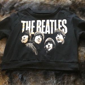 Cropped beetles long sleeve 🖤